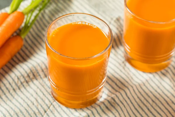Cold Refreshing Raw Carrot Juice Ready Drink Glass — Stok Foto
