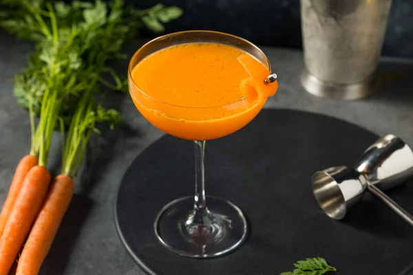 Boozy Healthy Carrot Bourbon Cocktail Lemon — стокове фото