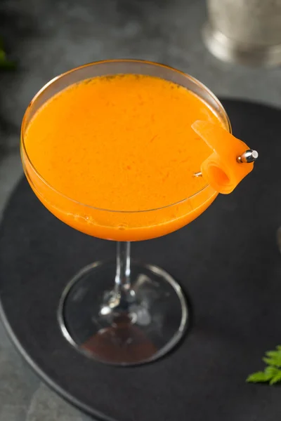 Boozy Healthy Carrot Bourbon Cocktail Met Citroen — Stockfoto