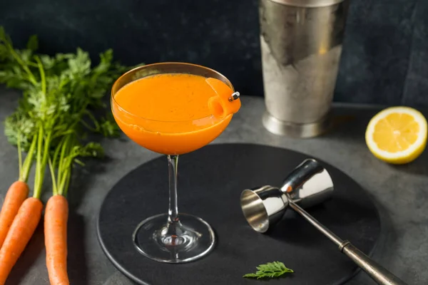 Boozy Sano Cocktail Alla Carota Bourbon Con Limone — Foto Stock
