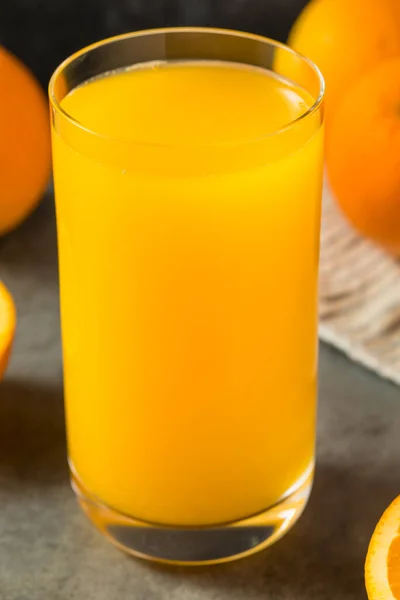 Organiczny Świeżo Wyciskany Sok Pomarańczowy Szklance — Zdjęcie stockowe