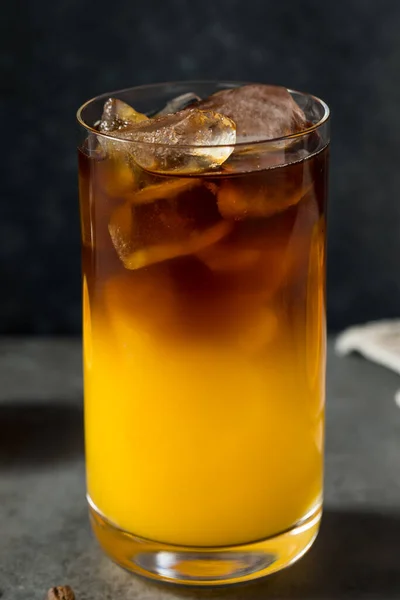 Koud Verfrissend Sinaasappelsap Koffiedrank Met Ijs — Stockfoto