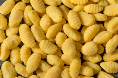 Ev yapımı Çiğ Patates Gnocchi Pasta Pişirmeye Hazır