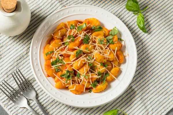 Homemade Italian Tomato Gnocchi Pasta Cheese Basil — Stock Photo, Image