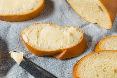 Ev yapımı Ekmek ve Tereyağı Yemeye Hazır