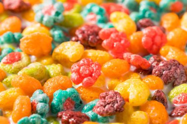 Tam Sütlü Tatlı Meyveli Kahvaltı Gevreği