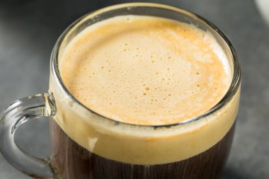 Sıcak Vietnamlı Yumurta Kahvesi Kahvaltı İçin