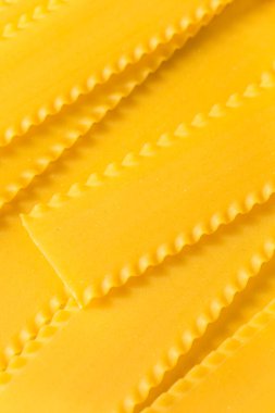 Çiğ Organik Lazanya Erişteleri Pişirmeye Hazır