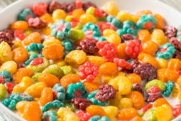 Cereal Desayuno Afrutado Dulce Con Leche Entera —  Fotos de Stock