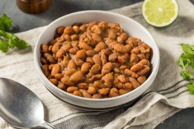 Ev yapımı Meksika Pinto Kızarmış Fasulyesi Yemeye Hazır