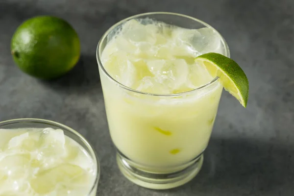 Homemade Sweet Refreshing Brazilian Lemonade Limes Sugar — Stock Photo, Image