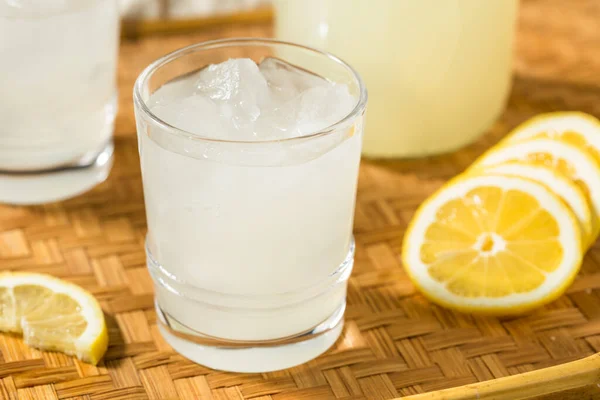 Erfrischende Kalte Süße Limonade Glas — Stockfoto