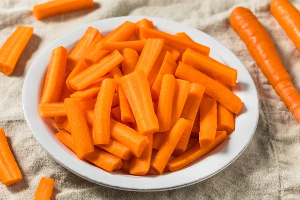 Raw Orange Organic Carrots Plate — Stock Photo, Image