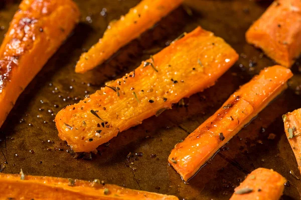 Homemade Organic Roasted Carrots Pan — Stock Photo, Image