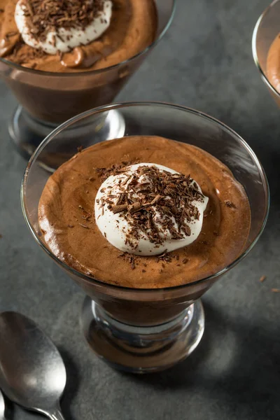 Tatlı Zengin Çikolatalı Mousse Bardakta Tatlı — Stok fotoğraf