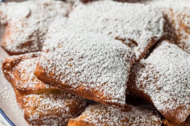 Kahveyle Kahvaltı İçin Ev Yapımı New Orleans Fransız Beignetleri