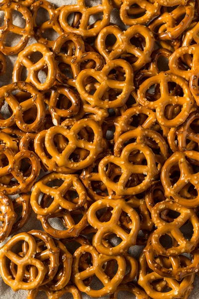 Crunchy Organic Hard Pretzel Crackers Sea Salt — стокове фото