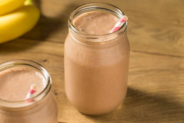 Süße Gefrorene Schokolade Molke Protein Shake Mit Banane Und Milch — Stockfoto