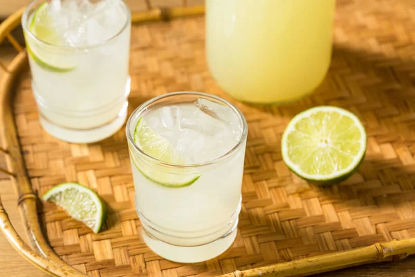 Fryst Uppfriskande Kall Limeade Dricka Med Lime Garnish — Stockfoto