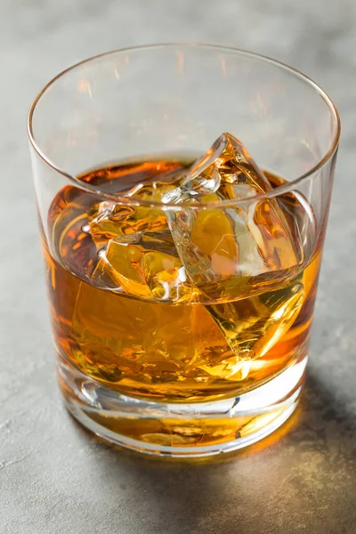 Boozy Refreshing Bourbon Whiskey Rocks Ready Drink — Stock Photo, Image