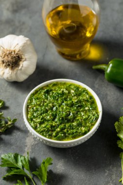 Ev yapımı baharatlı Chimichurri soslu Cilantro Maydanoz ve Oregano.