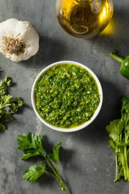 Ev yapımı baharatlı Chimichurri soslu Cilantro Maydanoz ve Oregano.
