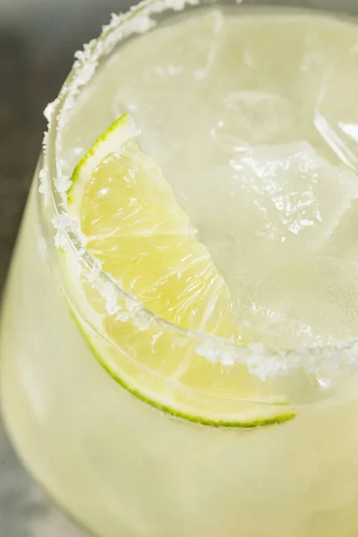 Bebida Refrescante Mezcal Margarita Com Limão Sal — Fotografia de Stock