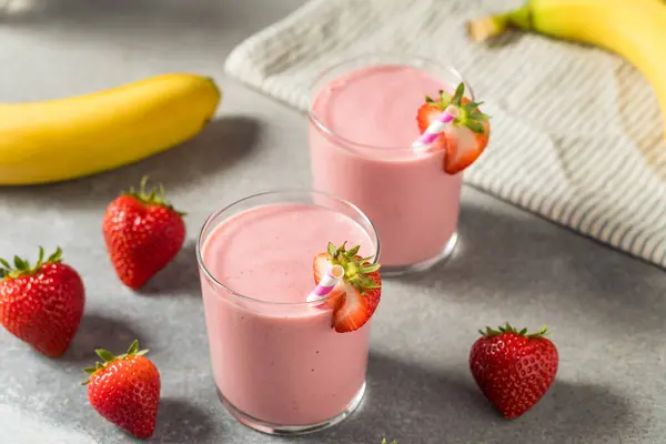 Healthy Homemade Strawberry Breakfast Smoothie Banana — Fotografia de Stock