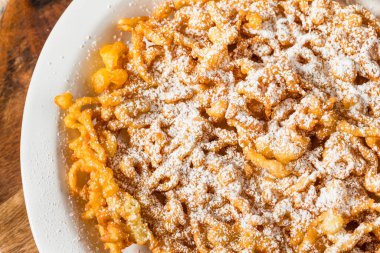 Fuardaki Tatlı Pudra Şekeri Huni Keki