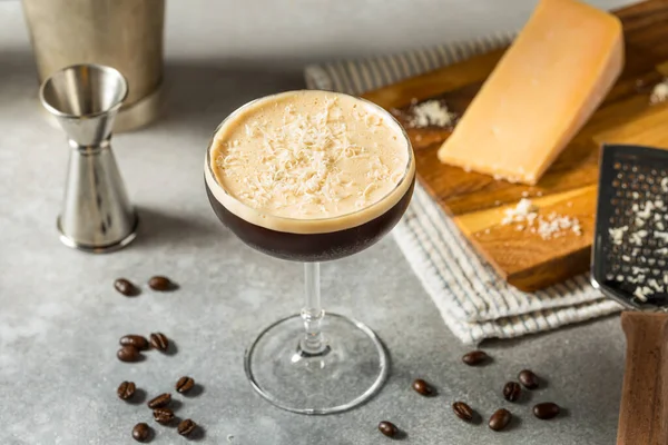 Parmesan Peynirli Espresso Martini Votkalı Kokteyl — Stok fotoğraf