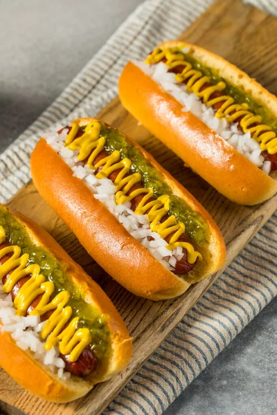 Char Grillezett Hot Dog Mustárral Hagymával — Stock Fotó