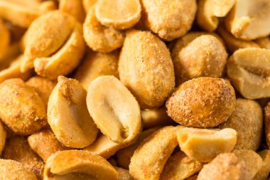 Kavrulmuş organik ve tuzlu fıstık kasesi.