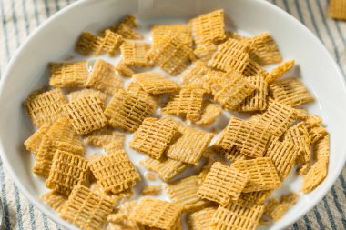 Sağlıklı Organik Tarçın Tam Buğday Gevreği Sütlü