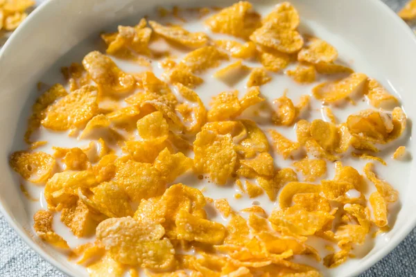 Zoete Biologische Matte Cornflakes Granen Met Volle Melk — Stockfoto