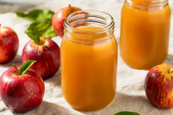 Cold Refreshing Apple Cider Juice Glass — Stock Photo, Image