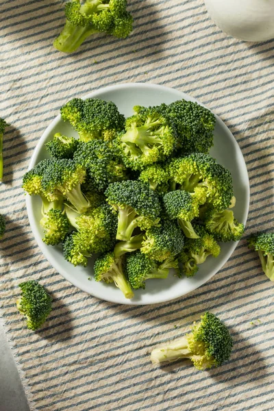 Raw Organic Green Broccoli Bowl — Stock Photo, Image