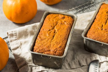 Ev yapımı Tatlı Kabak Ekmeği Yemeye Hazır