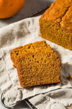 Ev yapımı Tatlı Kabak Ekmeği Yemeye Hazır