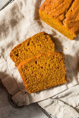 Ev yapımı Tatlı Kabak Ekmeği Yemeye Hazır