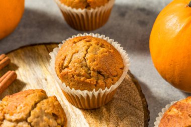 Ev yapımı Tatlı Kabak Ekmeği Kekleri Yemeye Hazır
