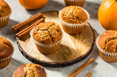 Ev yapımı Tatlı Kabak Ekmeği Kekleri Yemeye Hazır