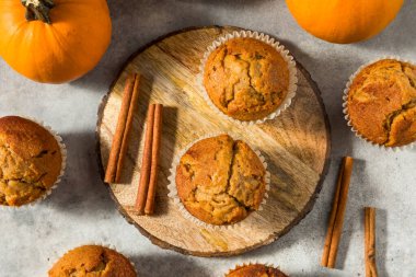 Ev yapımı Tatlı Kabak Ekmeği Kekleri Yemeye Hazır