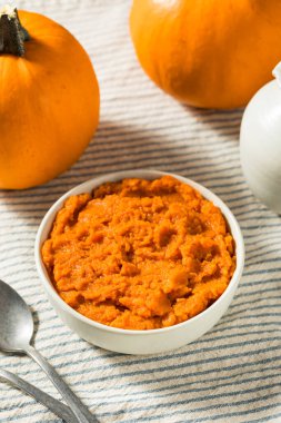 Organik Çiğ Turuncu Balkabağı Püresi