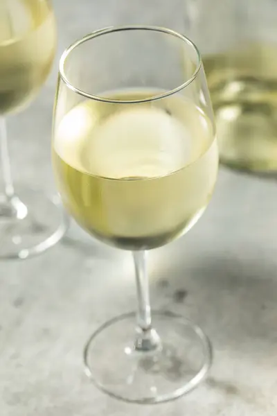 Алкогольное Органическое Совиньонское Белое Вино Стакане — стоковое фото