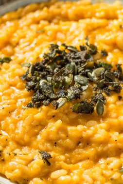 Bilge ve Tereyağlı Ev Yapımı Sonbahar Balkabağı Risotto