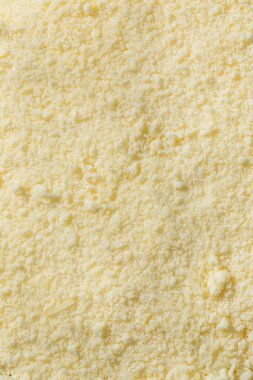 Sağlıklı beyaz rendelenmiş parmesan peyniri.