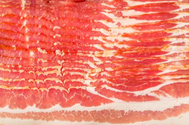 Kırmızı Organik Pastırma Dilimlere Kesildi