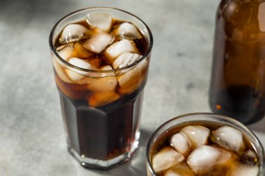 Buz küplü Koyu Kahverengi Kola