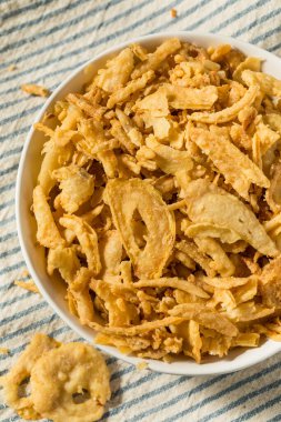 Kâsede Pişirmek İçin Ev Yapımı Kızarmış Soğan