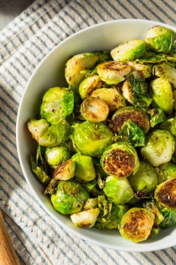 Sağlıklı Kızarmış Ev Yapımı Brüksel lahanası Yemeye Hazır